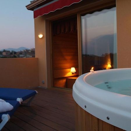 Hotel La Placa Garriguella Room photo