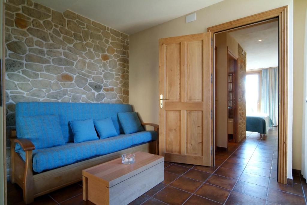 Hotel La Placa Garriguella Room photo