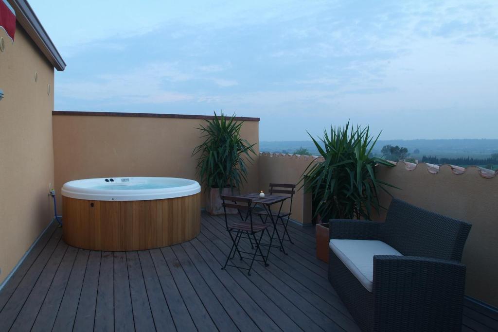 Hotel La Placa Garriguella Room photo